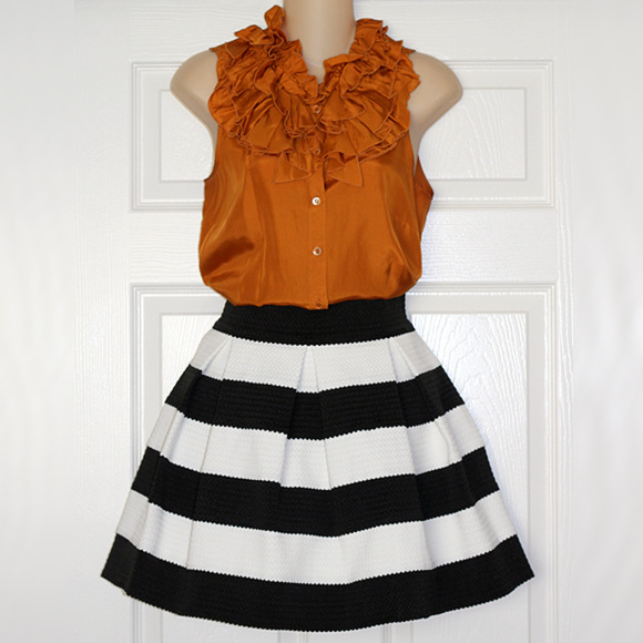 Black and White Stripe Skirt - Picture 1 of 3